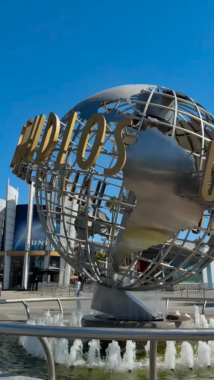 Instagram post by @chikajessicaa_ for Universal Studios Hollywood. Caption reads: fun day,good vibes and great company😋!....