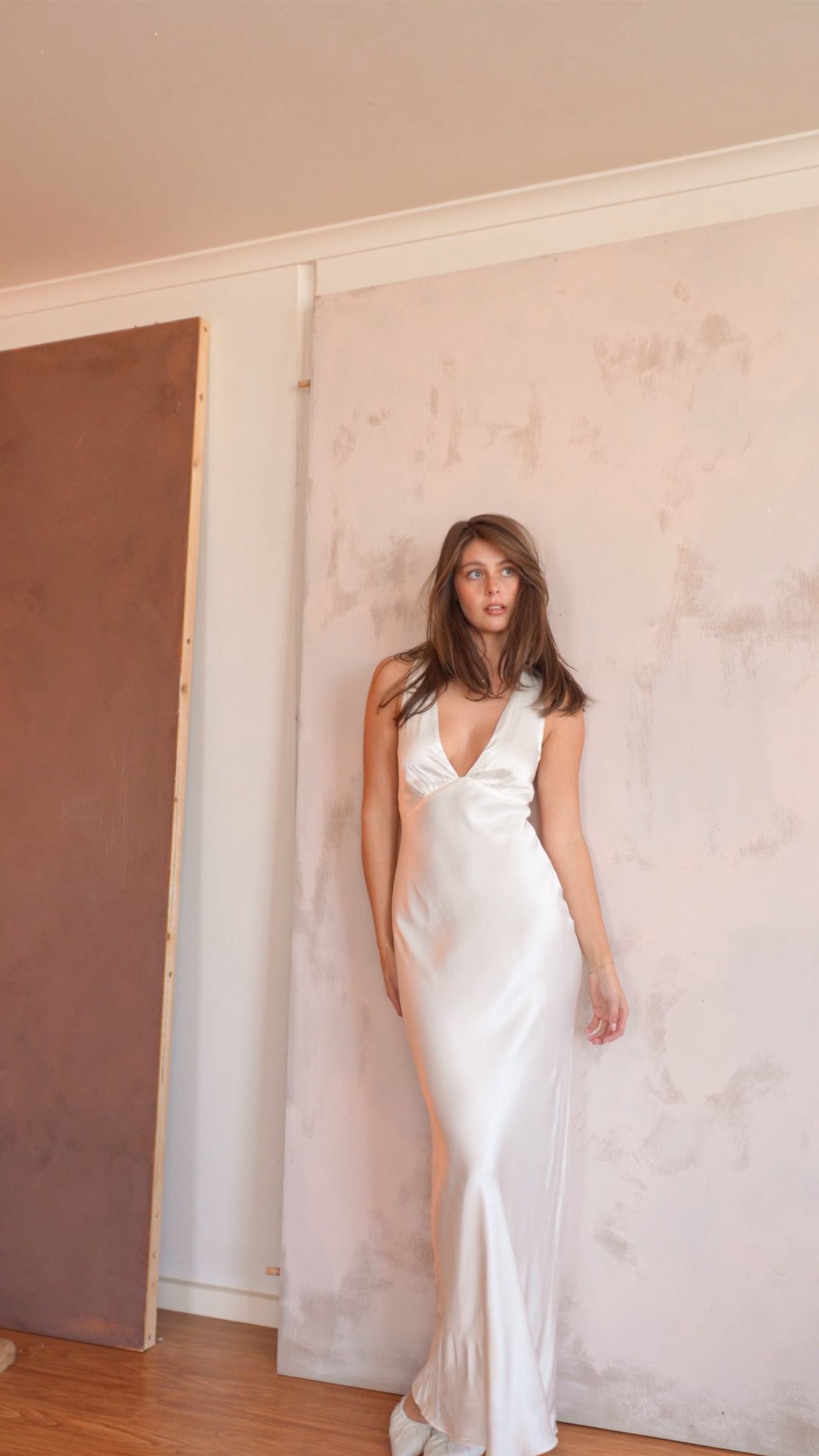 Instagram post by @eloisemumme for SHONA JOY. Caption reads: The wedding edit by @shonajoy, on sale 🦢 until....