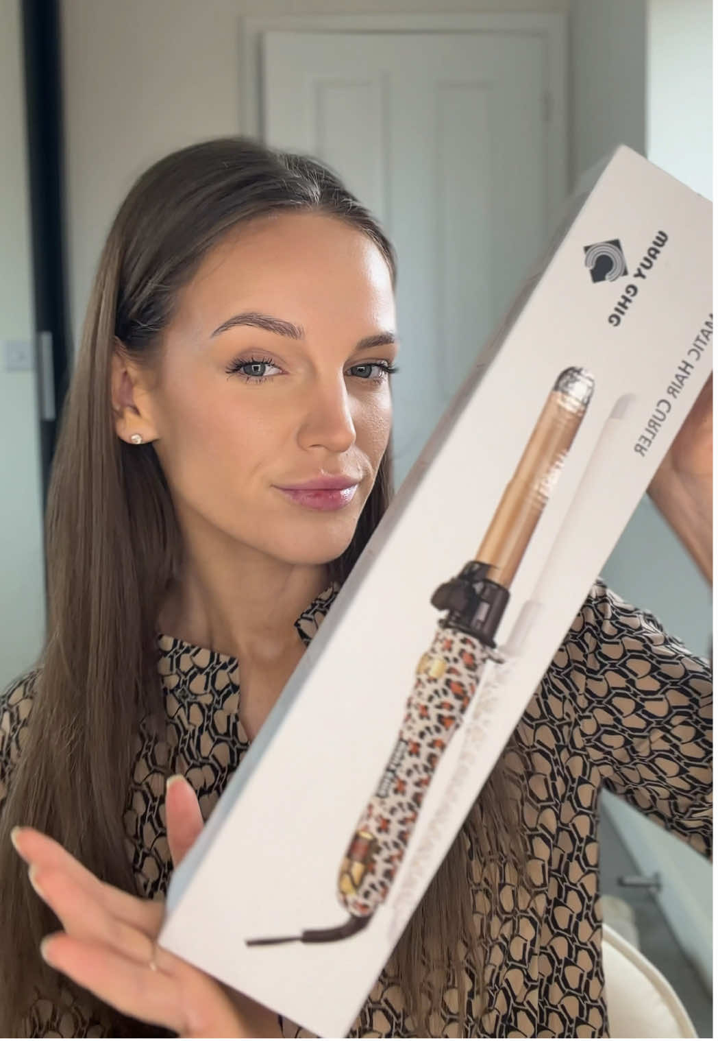 TikTok post by @lietuvaitt3 for Wavy Chic. Caption reads: [...] #tiktokmademebuyit #hairtutorials @Wavy....