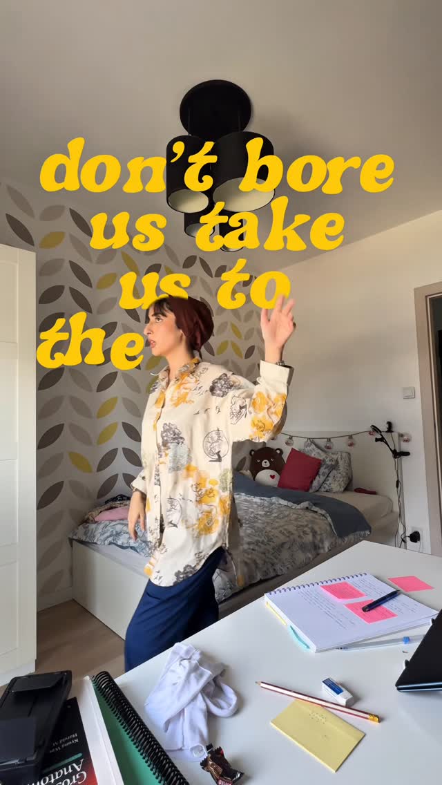 Instagram post by @llaibarashid for Solawave. Caption reads: [...] eye cream
& ofcourse the one and only....