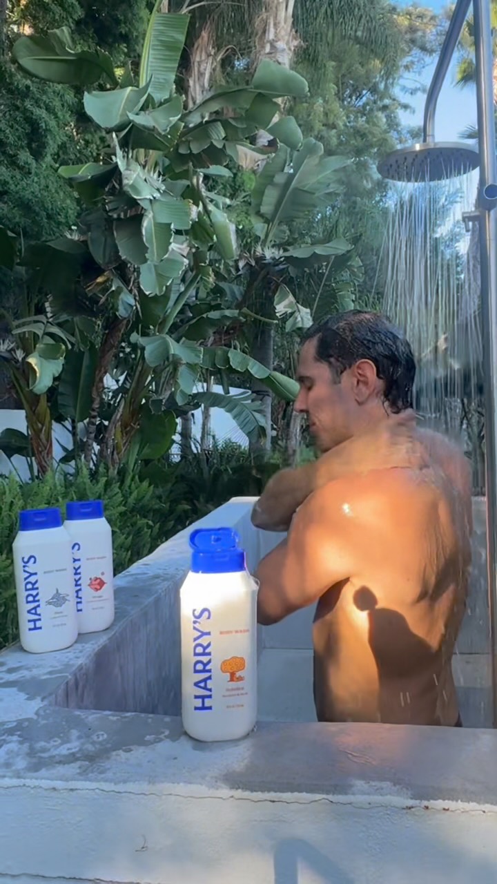 Instagram post by @joeyzauzig for Harrys. Caption reads: The hack of the summer is @harrys. #harryspartner....