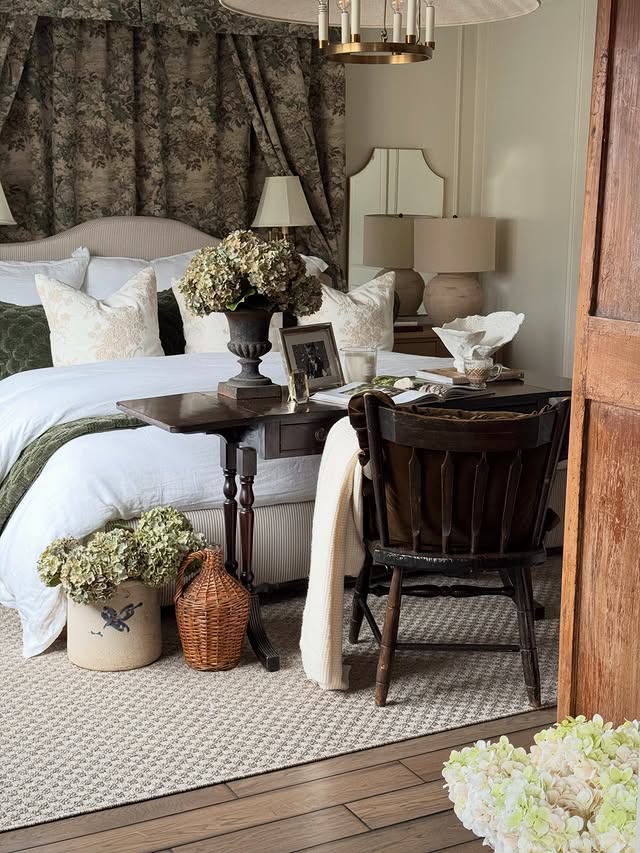 Instagram post by @salinamariahome for Pottery Barn. Caption reads: [...] I recently updated ours with....