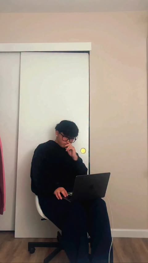 Instagram post by @gsfits1 for POIZON. Caption reads: Use POIZON to authenticate your shoes, Streetwear,....