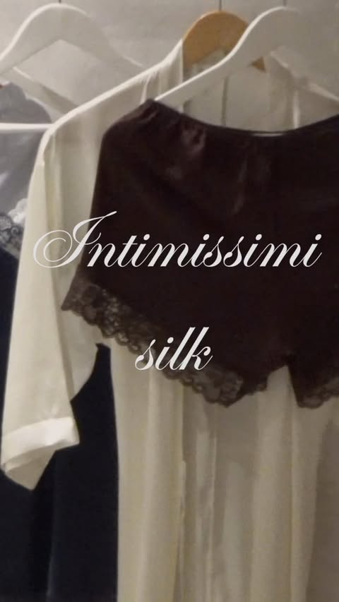 Instagram post by @miiyakudo for Intimissimi. Caption reads: Intimissimi silk🤍 シルクを纏うだけで、普段のルーティーンも贅沢に🪽🫧....