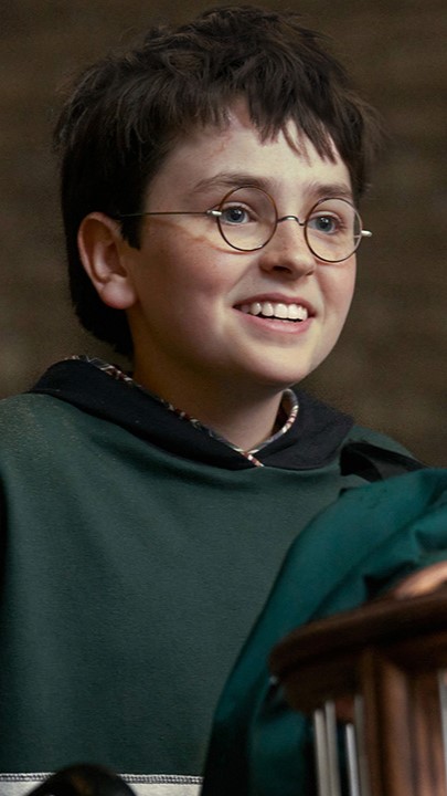 Instagram post by @hbomaxes for Harry Potter. Caption reads: [...] en Hogwarts. La serie HBO Original 'Harry....