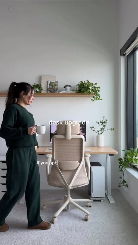 Instagram post by @arabella.stokes for Logitech. Caption reads: introducing the @logitech ERGO M575 S wireless....