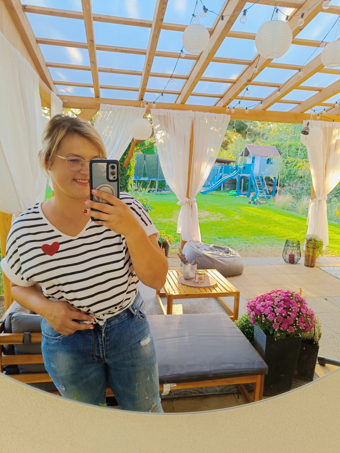 Instagram post by @gosia_okroj for Trendcarpet. Caption reads: Tydzień zleciał jak szalony, a weekend przywitał....