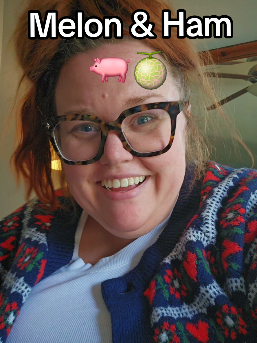 TikTok post by @perfumedisco for Scentsplit. Caption reads: 🍈🐖 Mlon e Parsot -pr from @Scent Split the....