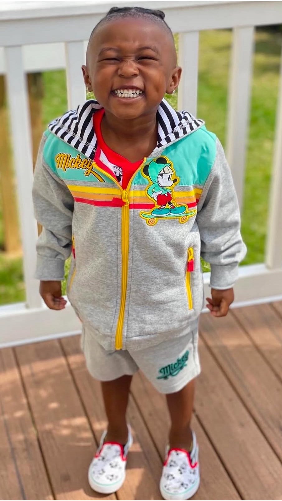 Instagram post by @thejacksonfamilyvalues for PaintYourLife. Caption reads: This means more than words could express. Thankyou....