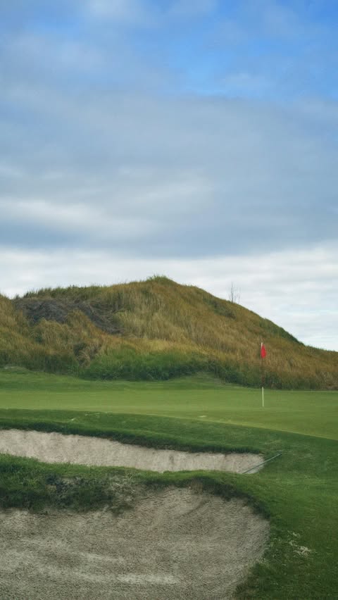 Instagram post by @jakedezgolf for Smackin' Sunflower Seeds. Caption reads: @smackinsunflowerseeds and a pure course, what....