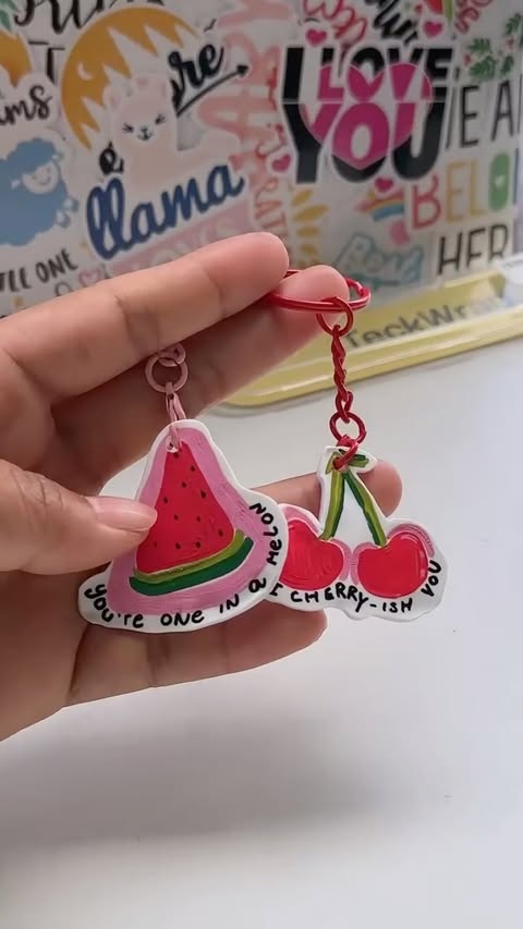 Instagram post by @madebyrakna for TeckWrapcraft. Caption reads: [...] diy keychain shrink sheet tutorial....