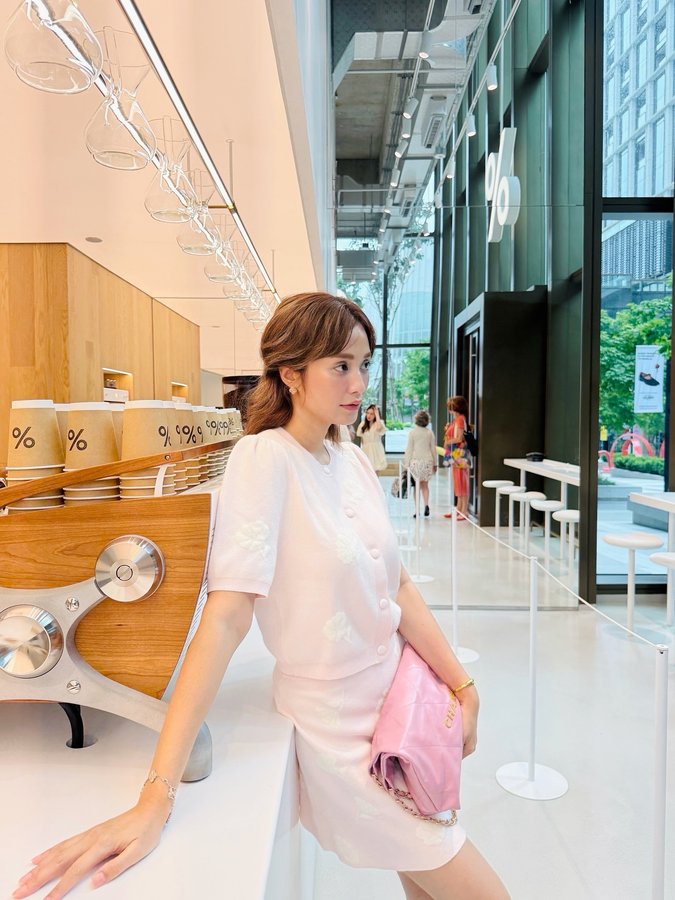 Instagram post by @creamcare for Pomelo Fashion. Caption reads: 🍯💕☕️🍵

@pomelofashion @janesuda_collection....