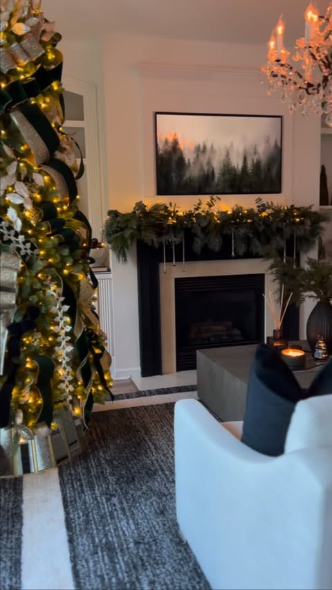 Instagram post by @julie_home_interiors for King of Christmas. Caption reads: [...] to yours! 🎄✨ A special shoutout to....