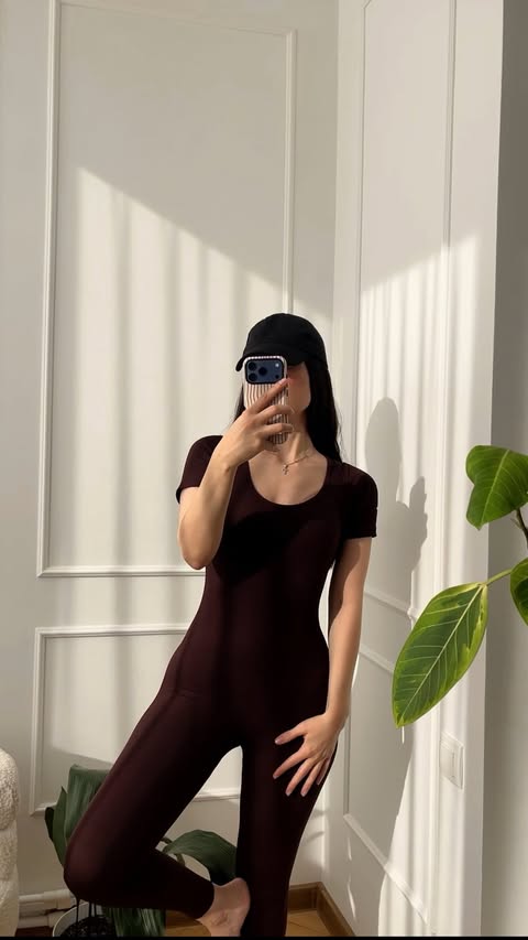 Instagram post by @salluchi for Wondershare. Caption reads: Just tried the @wondershare_calbye app and I love....