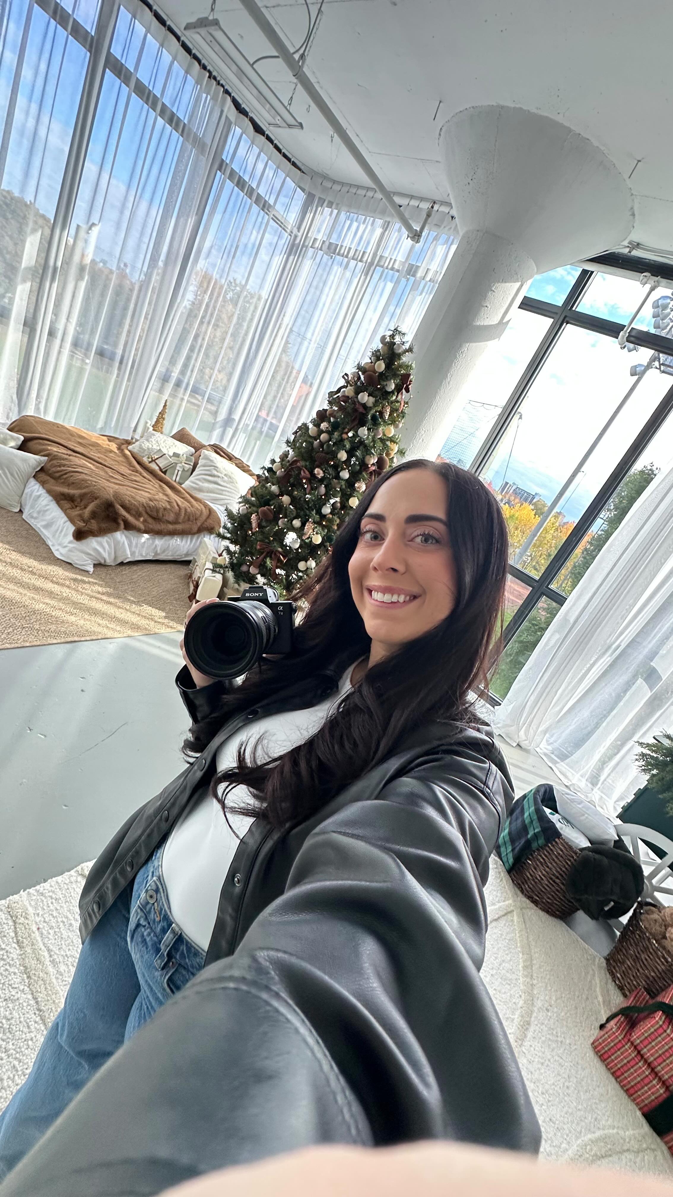 Instagram post by @stefaniemaqz for LARQ. Caption reads: [...] bottle 🚰💻

Get up to 30% off during LARQ’s....