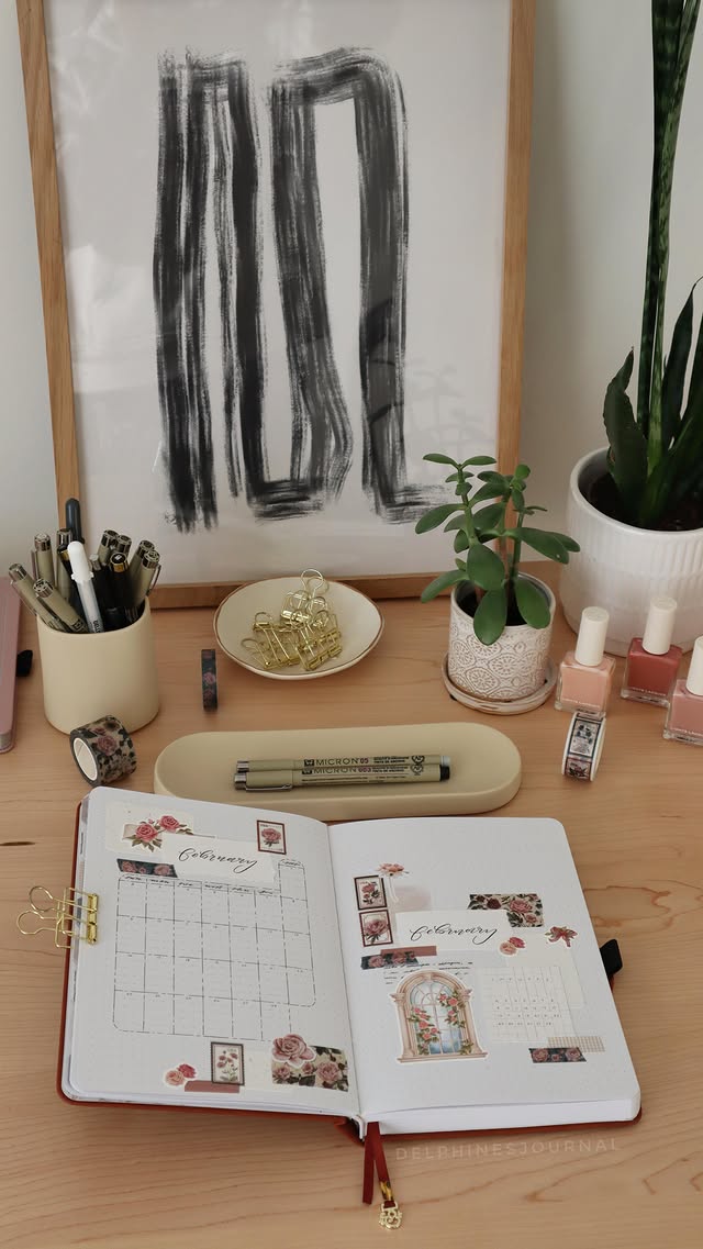 Instagram post by @delphinesjournal for Paperwrld. Caption reads: [...] • @tombowusa fudenosuke brush pen •....