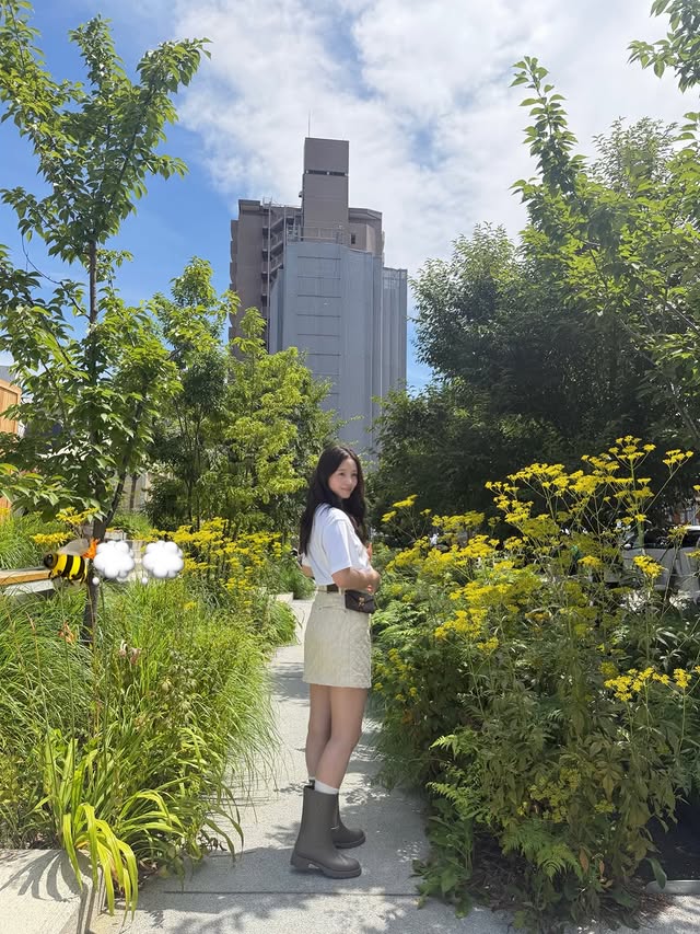 Instagram post by @yokota_mayuu for Louis Vuitton. Caption reads: 大好きな夏👒~ @louisvuitton #louisvuitton #LVFashion....