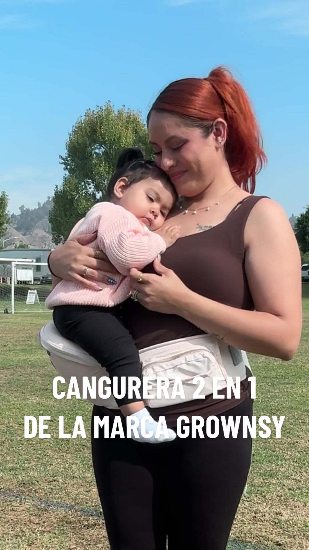 TikTok post by @johanaa_cg for GROWNSY. Caption reads: [...] Hip Seat Carrier de la marca @Grownsy....