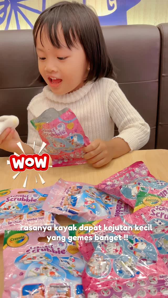 Instagram post by @_santidamayanti for Crayola. Caption reads: Little surprises, endless fun 🎨💦
Setiap Crayola....