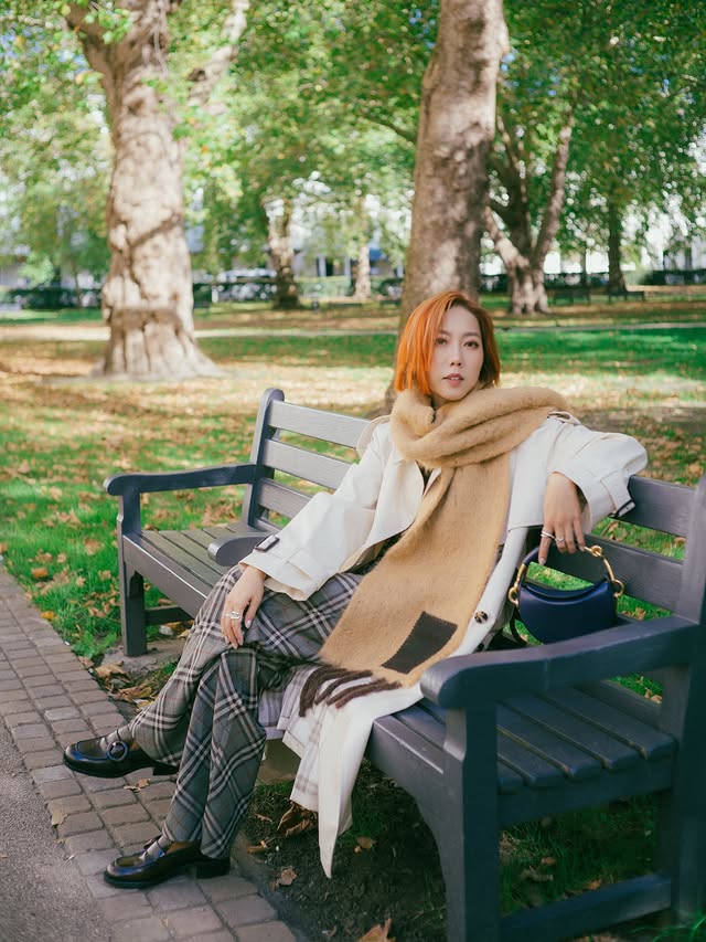 Instagram post by @faye_tsui for Burberry. Caption reads: Wrapped in style with Burberry 🤎
@burberry....