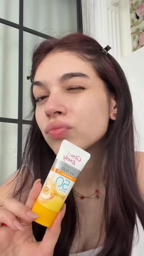 Instagram post by @cataalcrs for Glow & Lovely Indonesia. Caption reads: Fav banget ini produk Kembaran yuk.. #glownlovely....