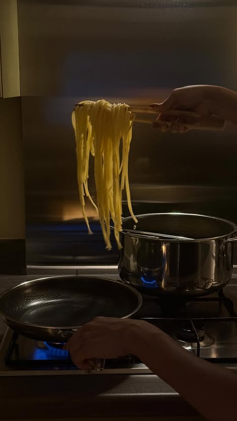 Instagram post by @taros__house for HexClad. Caption reads: Ad | We’ve been using and loving @hexclad_europe....