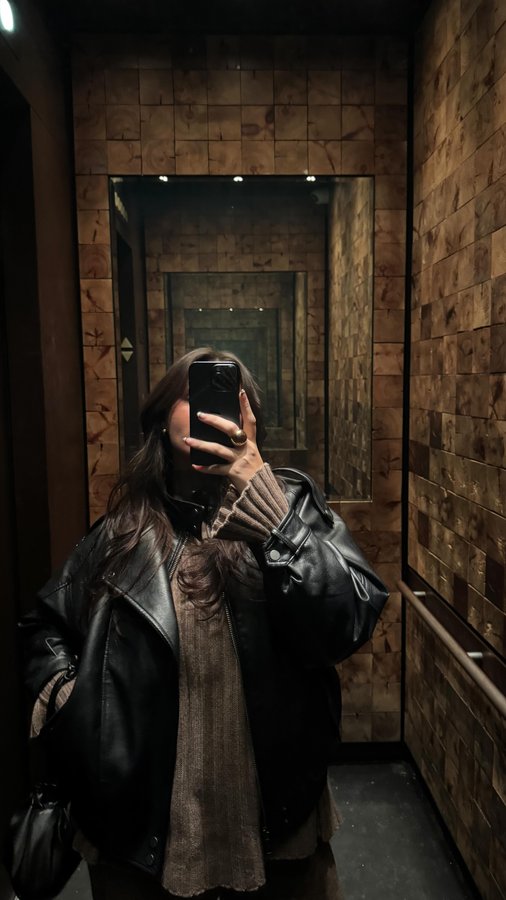 Instagram post by @hopeannwilliams for LOFT. Caption reads: I mean, who doesn’t love a little sparkle in their....