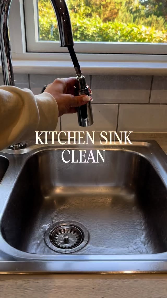 Instagram post by @lous_home_ for Lefton. Caption reads: [...] a sink clean featuring my new tap from....