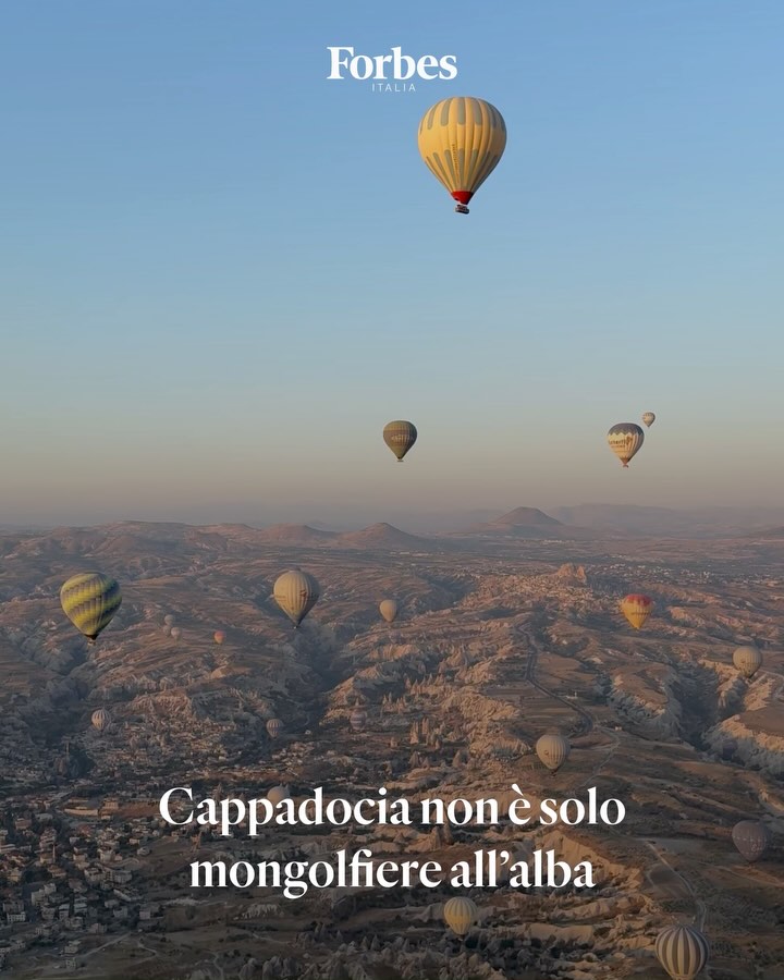 Instagram post by @robertoderosa for Forbes. Caption reads: La Cappadocia è molto più che un cielo colorato di....