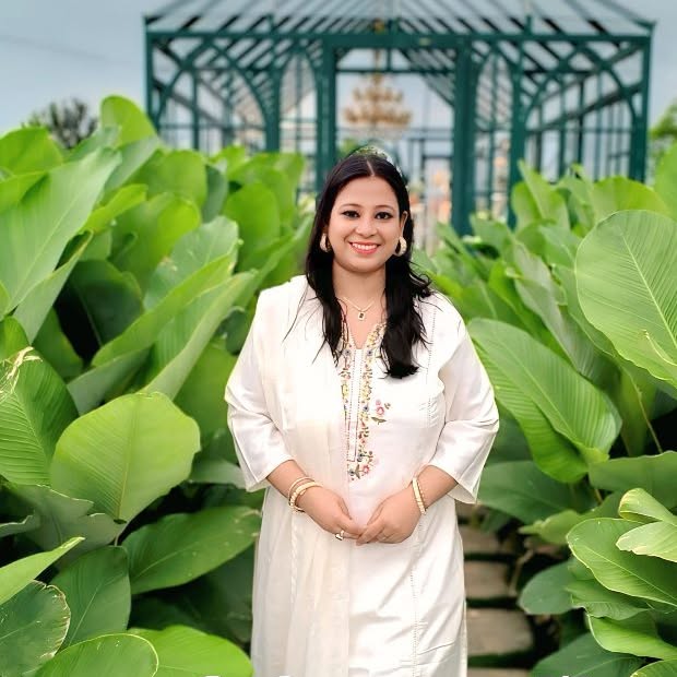 Instagram post by @prilovesha for Navlik. Caption reads: Serving elegance, wrapped in tradition! ✨
This....