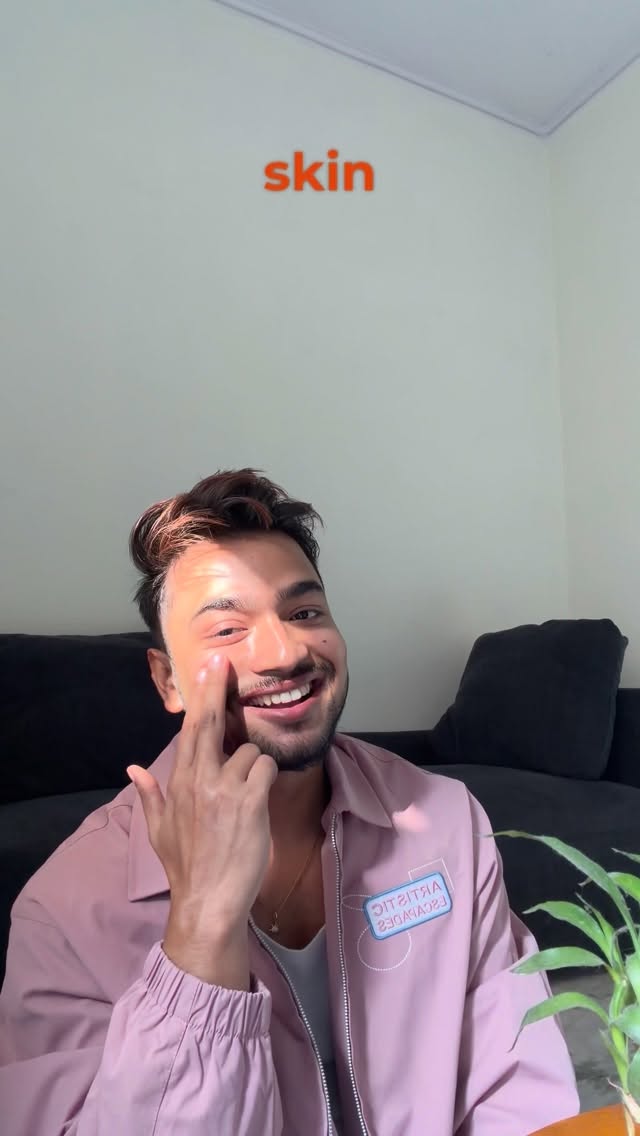 Instagram post by @abhisinghsekhwat for Foxtale. Caption reads: Comment below for the product link👇

• Bright....