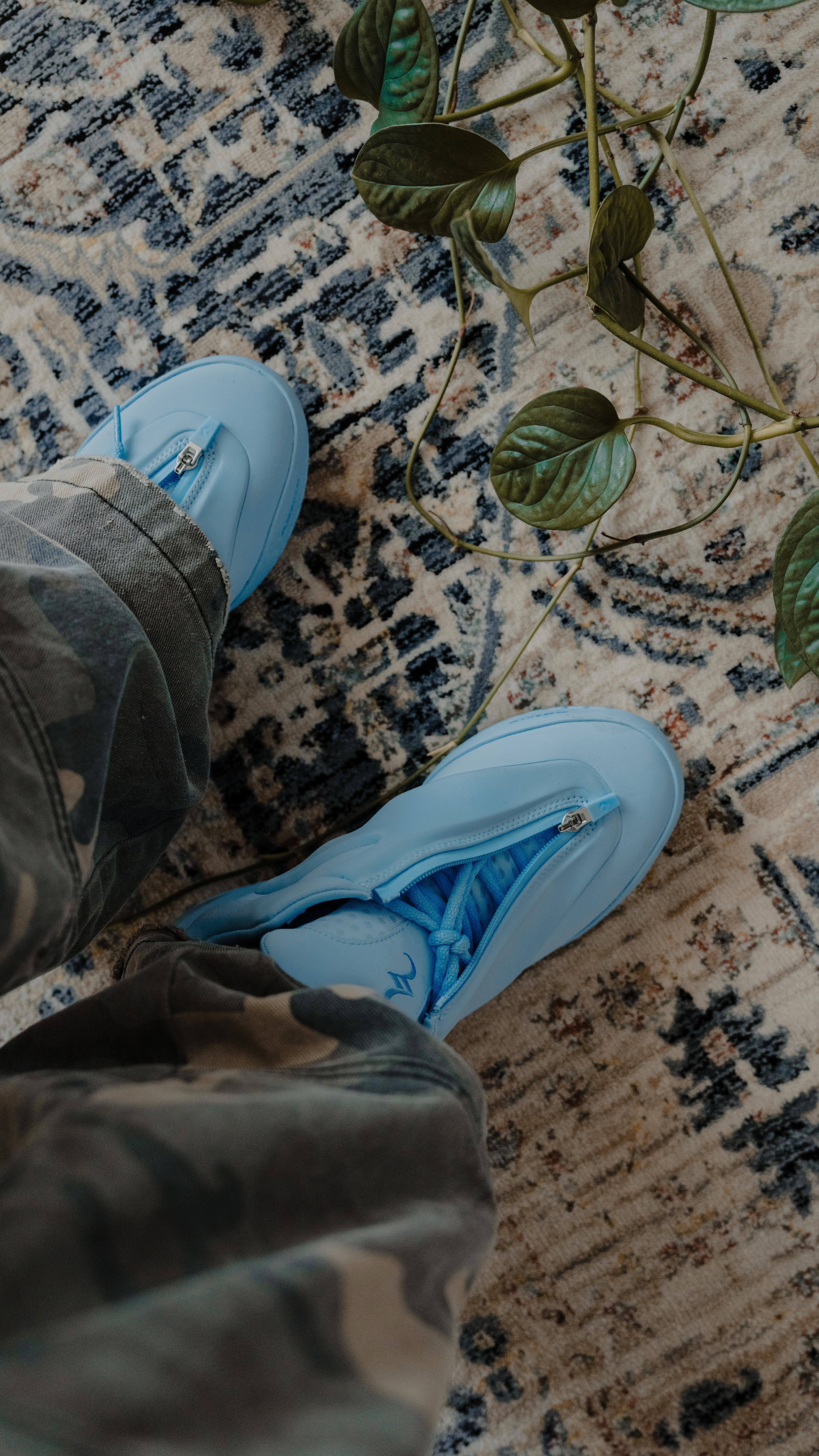 Instagram post by @ammarmultani for Move. Caption reads: with @moveinsoles I’m always in motion ⚡️

#ad.