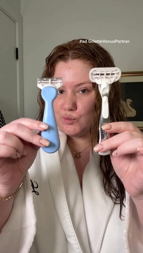 Instagram post by @lauren_wambolt for Gillette Venus. Caption reads: #ad #gillettevenuspartner no more razor issues....