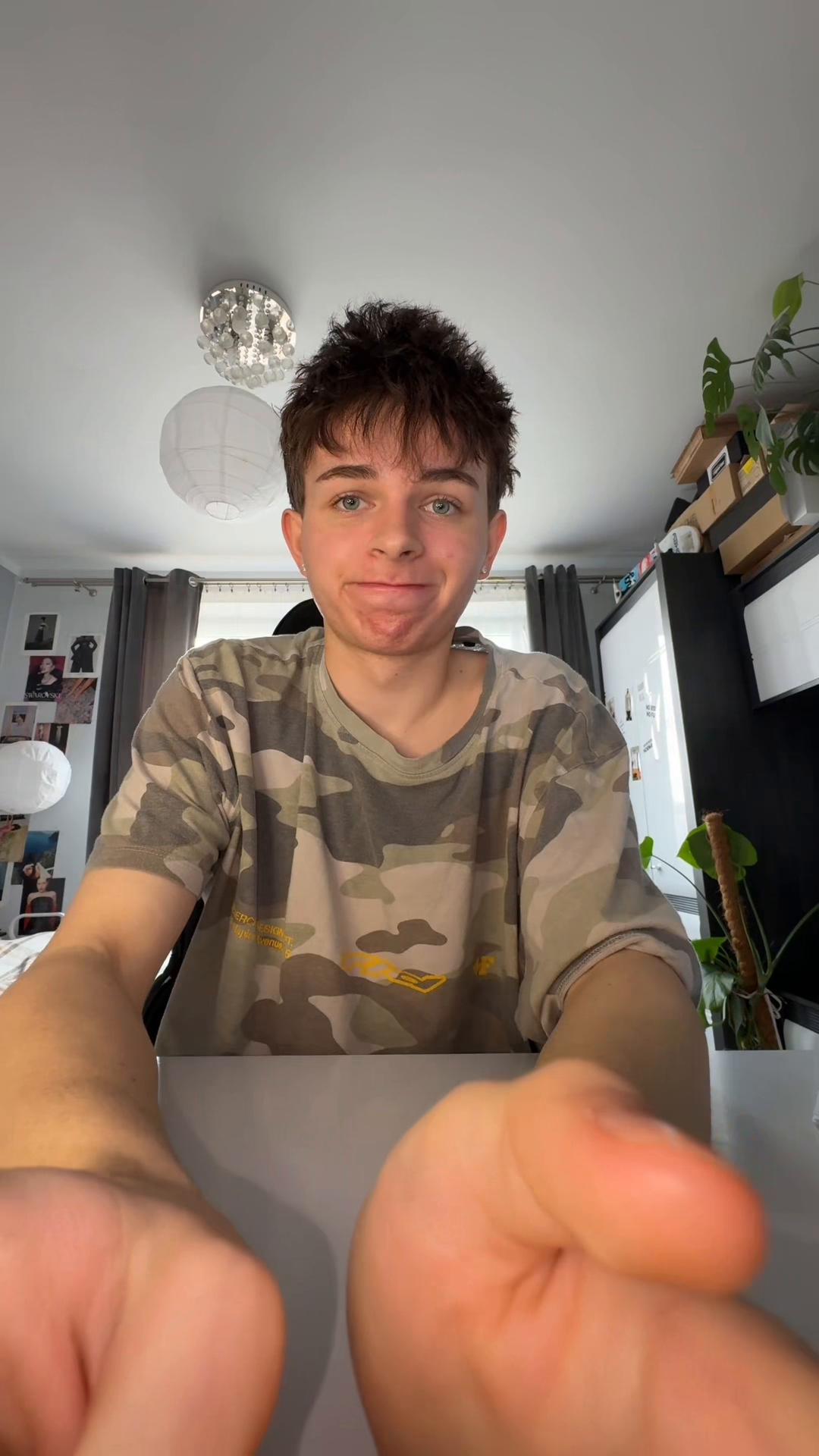 TikTok post by @igh.ubertq for Knowunity. Caption reads: STUDY VLOG [współpraca z @knowunity.pl ] #study....