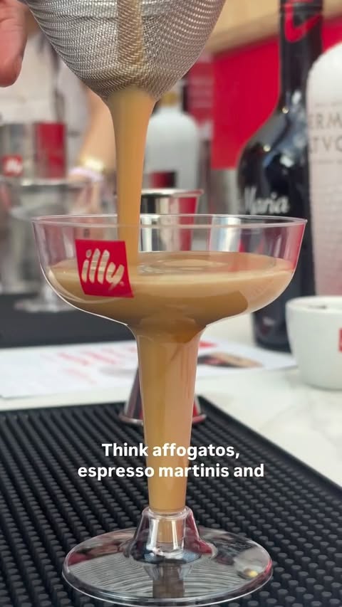 Instagram post by @byevapiskadlo for illy. Caption reads: [...] and a limited-edition @badiani1932 x....