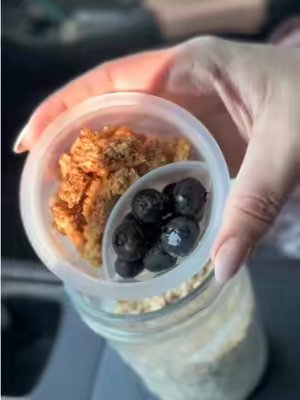 TikTok post by @suzy.xo_ for Soligt. Caption reads: [...] best way to have your overnight oats ✨....