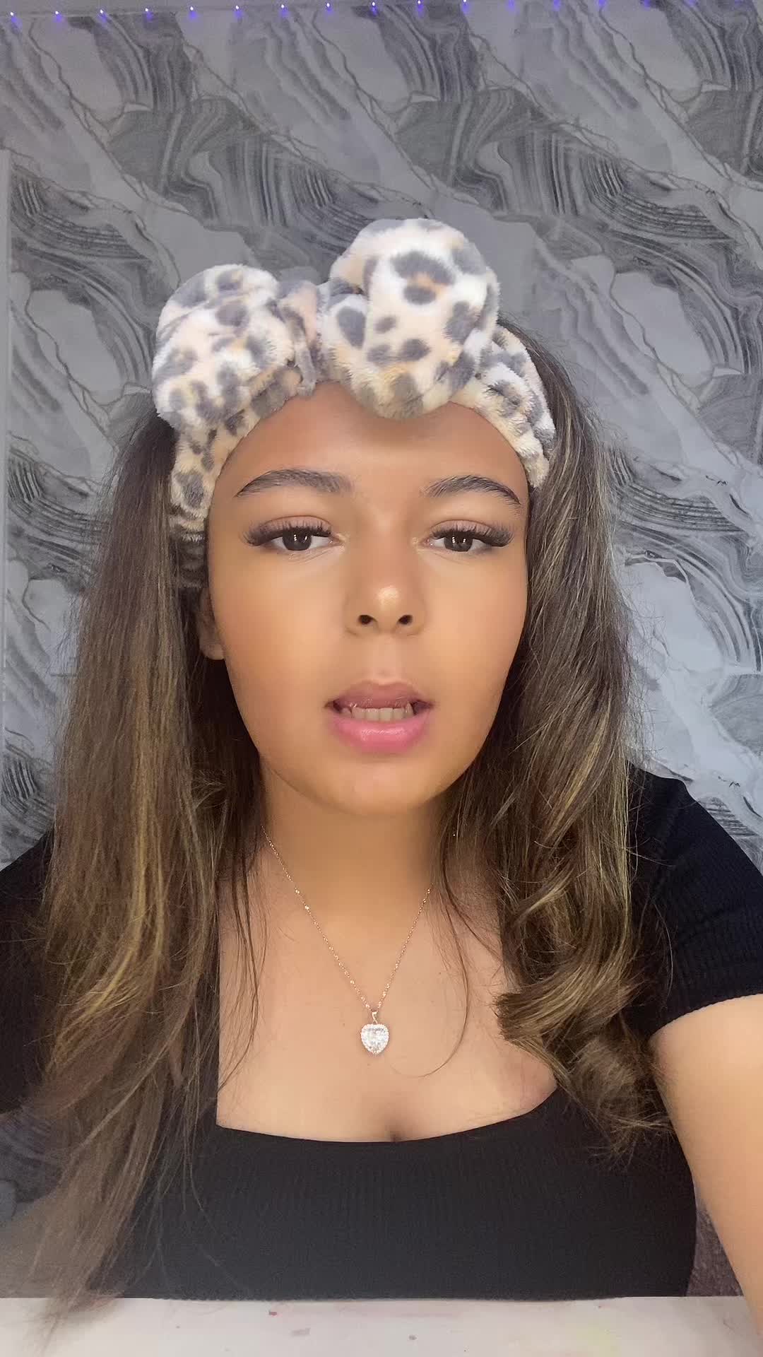 TikTok post by @.kieascurlsx for BeautyWorks. Caption reads: @Beauty Works #Beautyworks #heatprotectant....