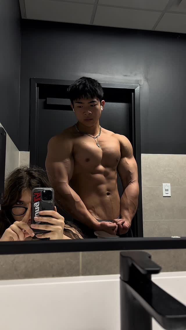 Instagram post by @adamkyu for Huge Supplements. Caption reads: [...] makes itself
_
_
Code: YU @youngla....