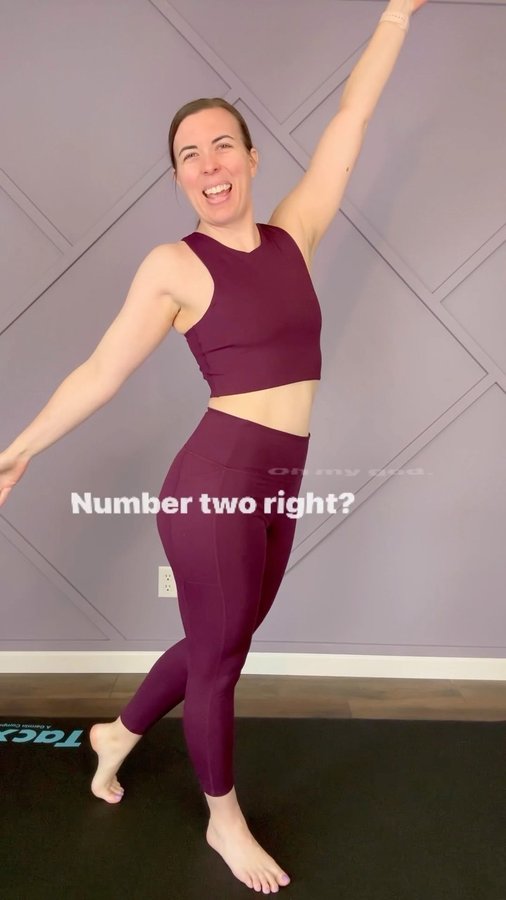 Instagram post by @workyour_ashoff for Girlfriend Collective. Caption reads: Why not both? 😎 Save 25% on orders of $100 or....