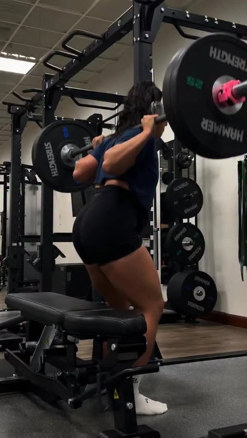 Instagram post by @sierracain.fitness for AG1. Caption reads: leg day motivationnn with @drinkag1 of course to....