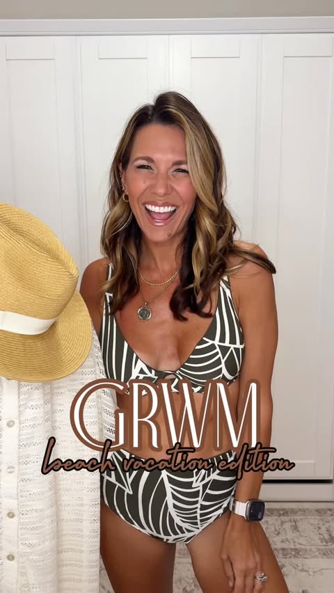 Instagram post by @random_housewife for Beach2Ocean. Caption reads: [...] love that the swimsuit is reversible....