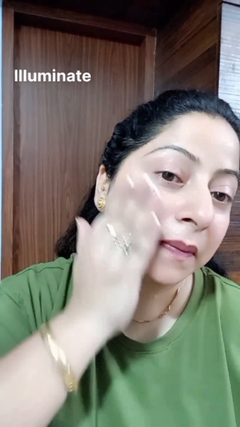 Instagram post by @kamakhshikanicaa for Hobo.Video. Caption reads: [...] #ad #FightAcne #Alite #AliteSkinCare....