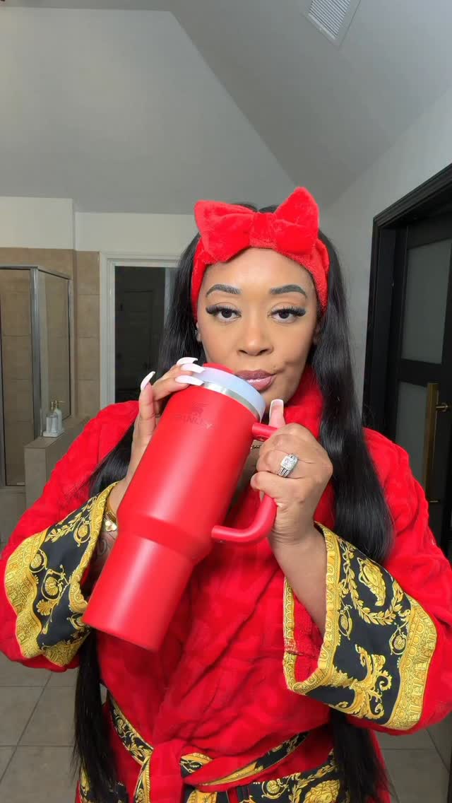 Instagram post by @summerreignhenning for FarmacyBeauty. Caption reads: Get UNready with me 🥰 Best cleansing balm on the....