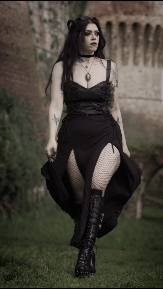 Instagram post by @me_andthebats_ for Onlymaker. Caption reads: From the ashes of Eden, I rise unbound.
I walk....