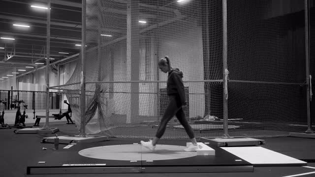 Instagram post by @vilmaitalinna for Under Armour. Caption reads: AD @underarmour @underarmourwomen Quiet Work…🤫➡️.