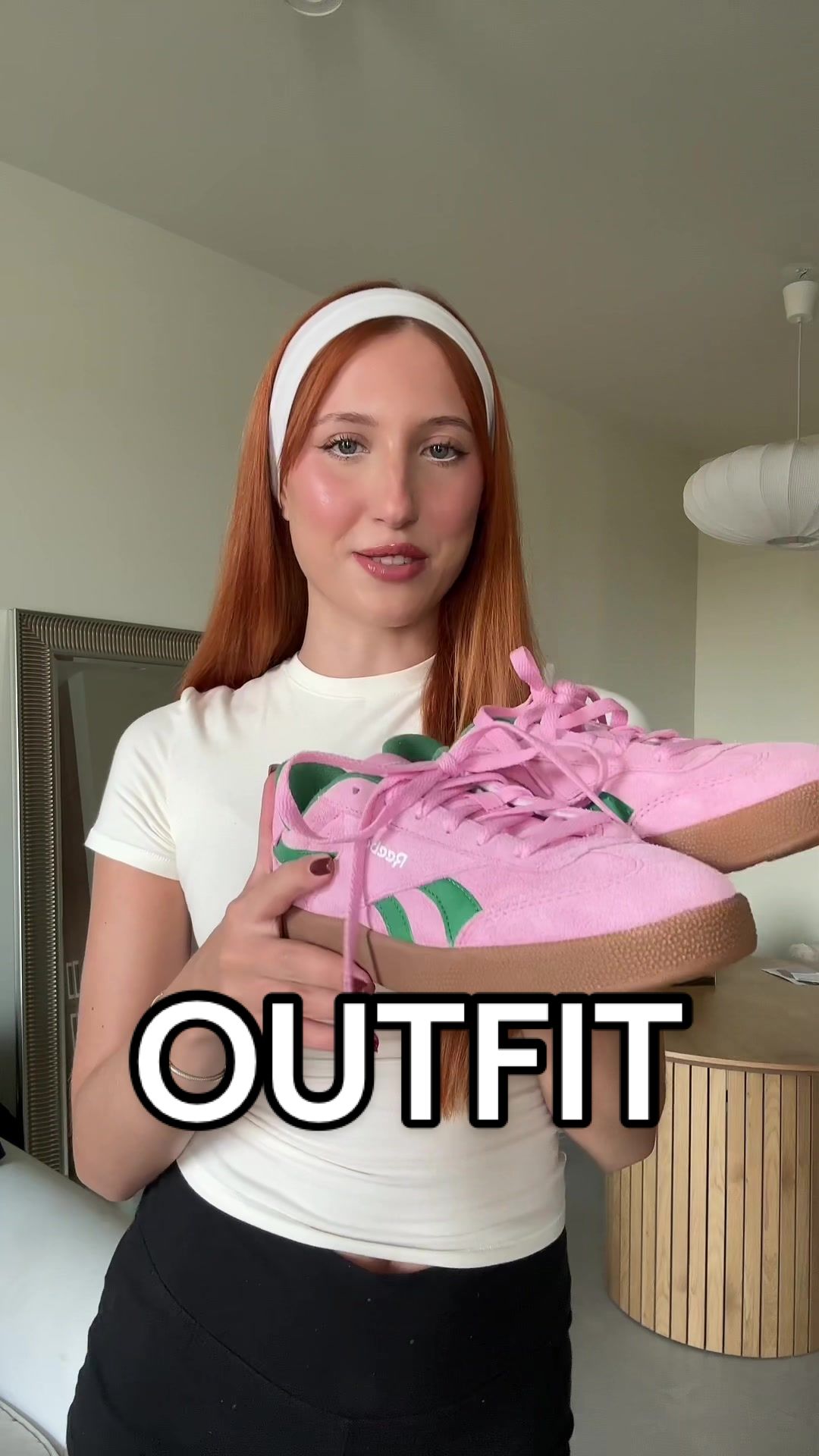 TikTok post by @nataliaskyx for CCC. Caption reads: [...] #SZYKUJEMYSIE outfit z butami Reebok z....