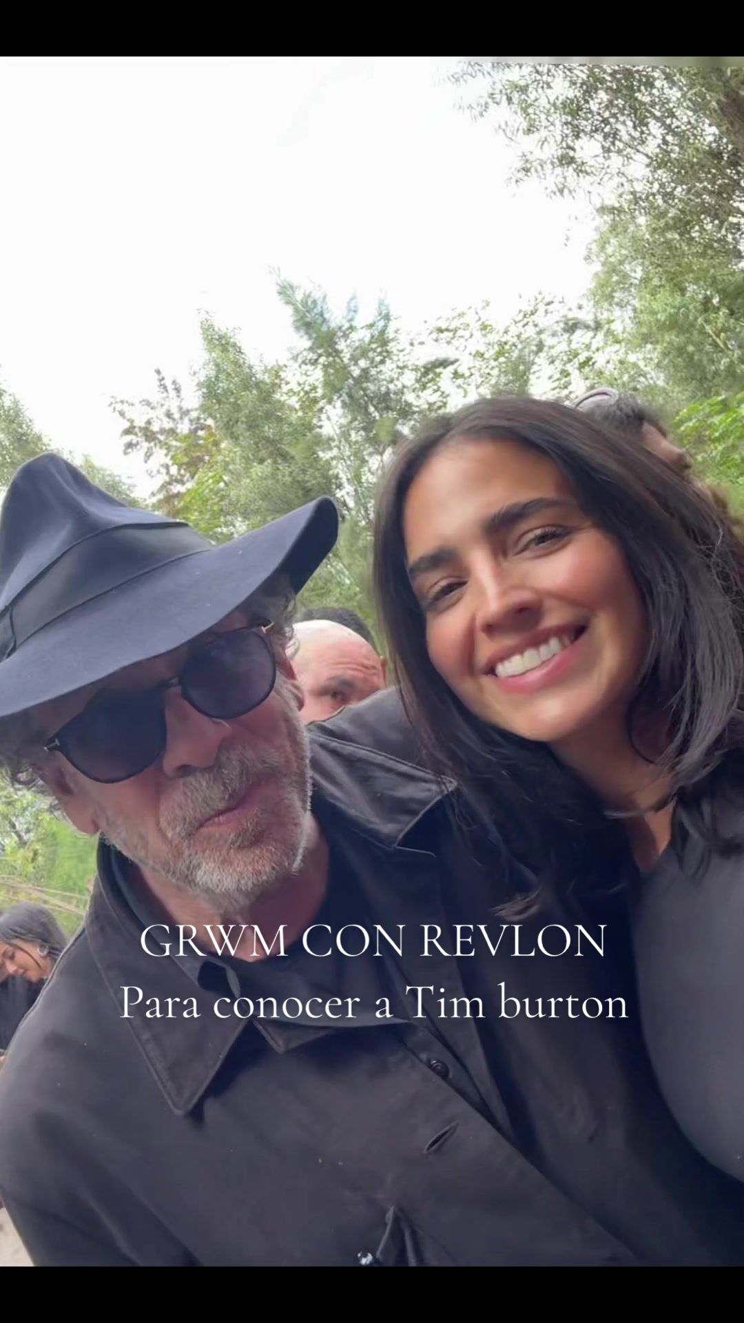 TikTok post by @barbara_deregil212 for Revlon. Caption reads: #brillasinlimites #publicidad  @Revlon México....
