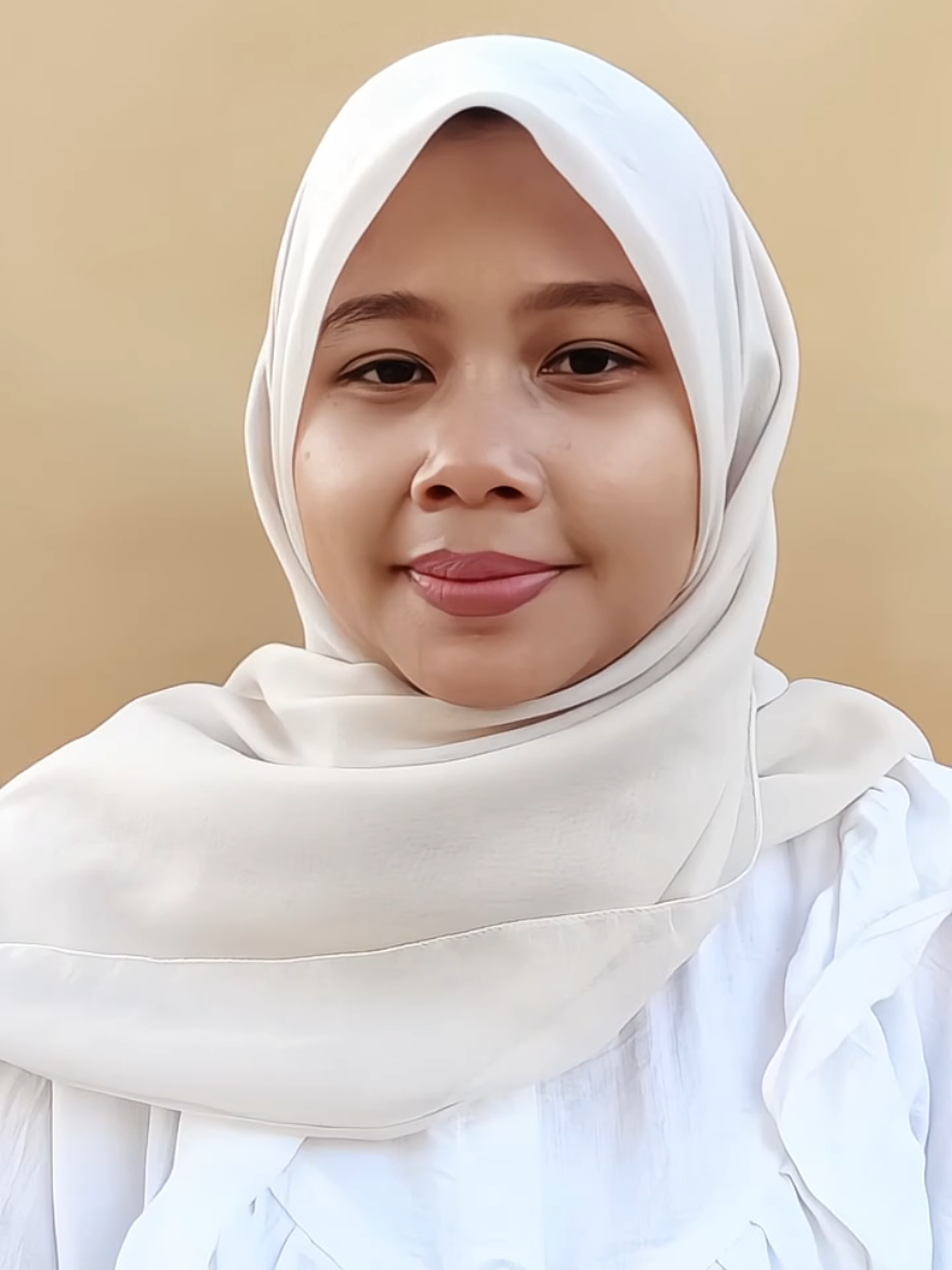 TikTok post by @veerasetya for Laboré Sensitive Skin Expert. Caption reads: enak banget dipake setiap hari karena teksturnya....