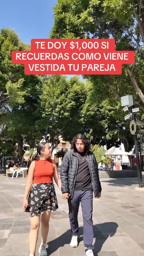 Instagram post by @elreydelbarriomachorro for Mercado Libre. Caption reads: [...] COMO VIENE VESTIDA TU PAREJA?....
