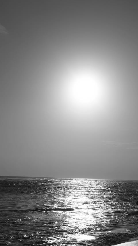 Instagram post by @nabilla_wr for HMNS. Caption reads: Mampir ke HMNS Beachwalk Store ✨
Bisa coba aroma....